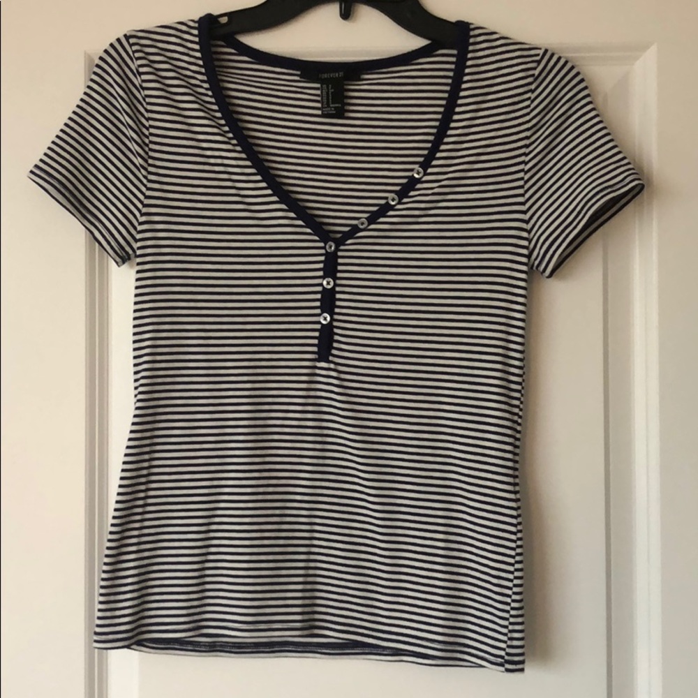 Forever 21 Scoop Neck T-Shirt